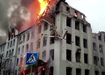 Míssil russo é interceptado e atinge estação de trem em Kiev, diz ministro ucraniano