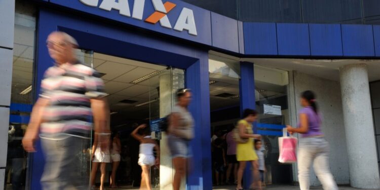 Caixa libera abono salarial a trabalhadores nascidos em novembro