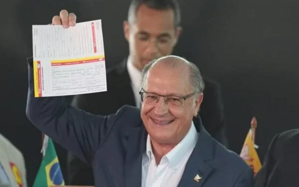 Geraldo Alckmin se filia ao PSB e fica mais próximo de ser vice de Lula