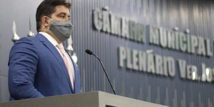 Descontente, Luis André pode trocar União Brasil por Republicanos