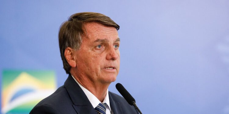 Presidente Bolsonaro recebe alta após passar a noite internado