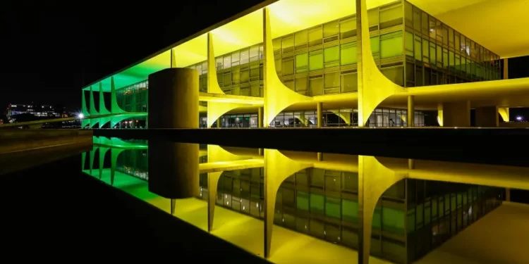 Em uma semana, dois pré-candidatos ao Planalto desistem; entenda os motivos