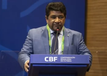 Presidente da CBF é acusado de favorecimento de familiares e de compra de votos