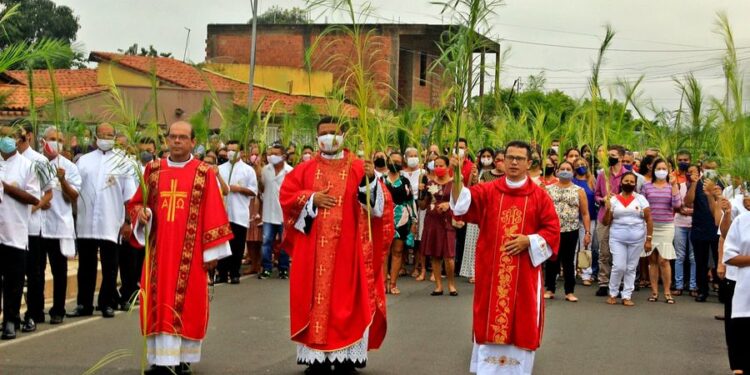 Procissão de ramos e Santa Missa marcam o início da Semana Santa em Piripiri