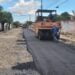 Prefeita de Piripiri inicia obra de asfaltamento da rua Padre Domingos no Centro da cidade
