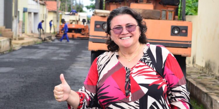 Prefeitura de Piripiri continua asfaltamento de vias do centro da cidade