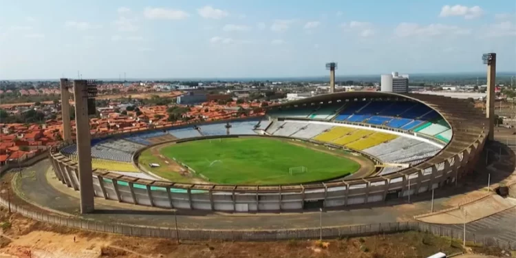 Flamengo investe R$ 100 mil no estádio Albertão, onde vai enfrentar o Altos-PI pela Copa do Brasil