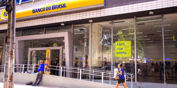 Saiba como fica o atendimento nas agências bancárias durante os feriados de abril