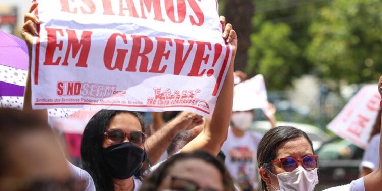 Justiça determina suspensão da greve dos professores estaduais no Piauí