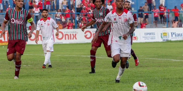 4 de Julho tem previsão de 10 reforços após 7 dispensas, diz José Amaro