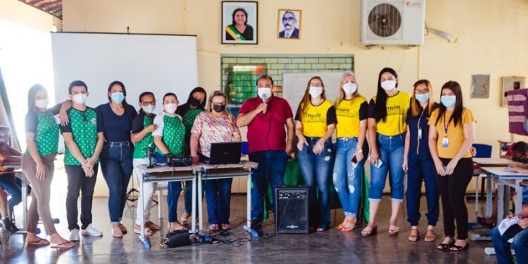 Maio Amarelo em Piripiri alerta sobre os perigos de dirigir usando celular