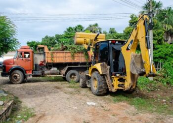 Prefeitura de Piripiri continua Mutirão de limpeza nos bairros