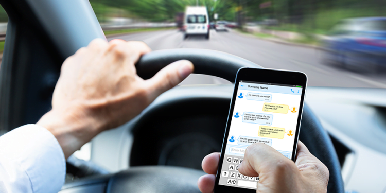 Celular é responsável por um acidente cada três dias em rodovias acidentais