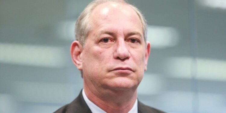 Ciro reage a investida de Lula e reafirma candidatura ‘até o fim’