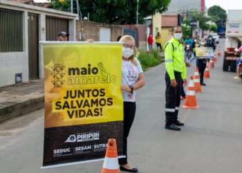 Sutran em parceria com a Sesam realizam blitz educativa alusiva ao movimento maio amarelo