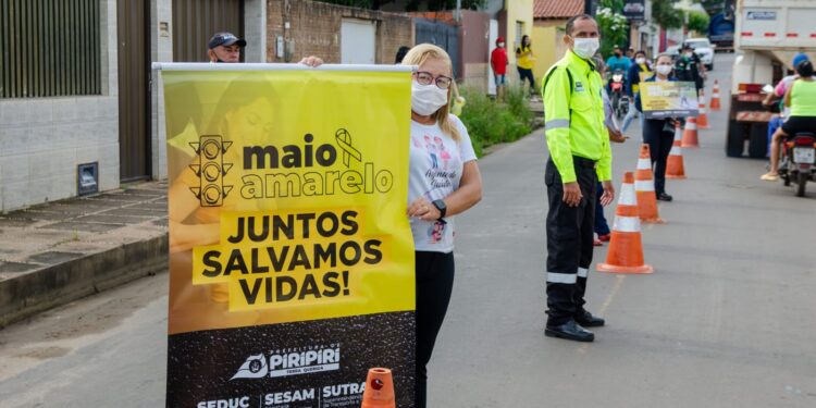 Sutran em parceria com a Sesam realizam blitz educativa alusiva ao movimento maio amarelo