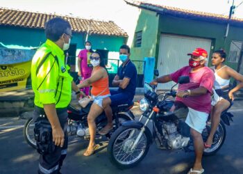 Campanha Maio Amarelo promove blitz no Bairro Floresta