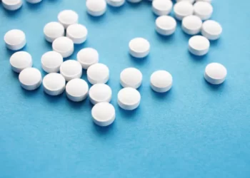 Ministério da Saúde aprova primeiro medicamento para casos leves de Covid-19 no SUS