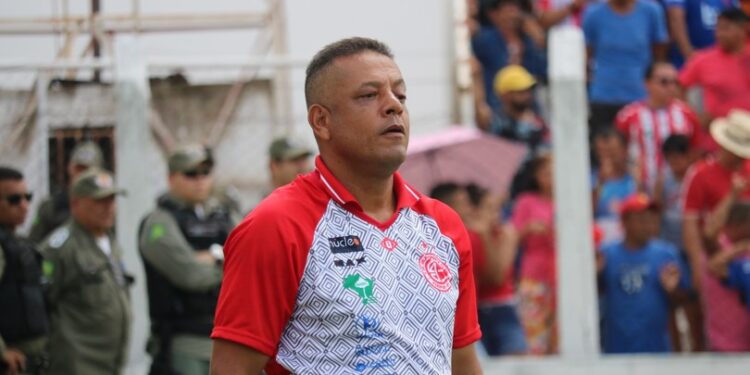 4 de Julho anuncia Emanoel Sacramento como novo treinador, após saída do Fernando Tonet