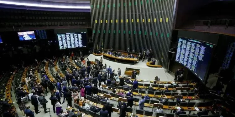 O que são as federações partidárias e qual a diferença entre elas e as coligações