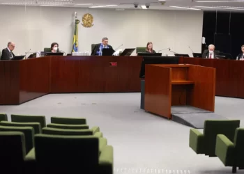 Segunda Turma do STF derruba decisão de Nunes Marques favorável a Francischini