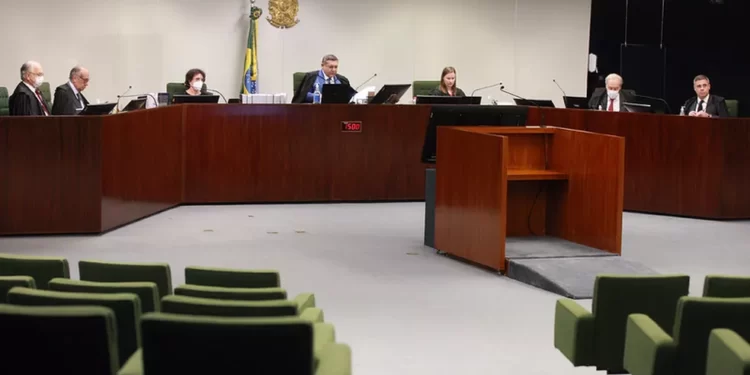 Segunda Turma do STF derruba decisão de Nunes Marques favorável a Francischini