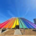 Monumentos de Brasília ganham cores do arco-íris em celebração ao mês do orgulho LGBTQIA+