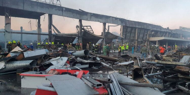 Treze mísseis russos atingiram região central da Ucrânia, diz governador local