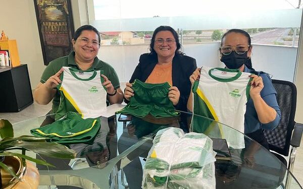 SEDUC começa entrega do fardamento de cerca de 3.000 alunos da Educação Infantil em Piripiri