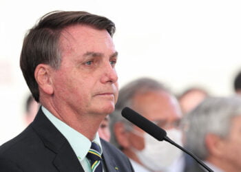 Itamaraty prepara ida de Bolsonaro para velório da rainha Elizabeth 2ª