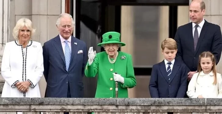 Morre a rainha Elizabeth II, aos 96 anos, na Escócia