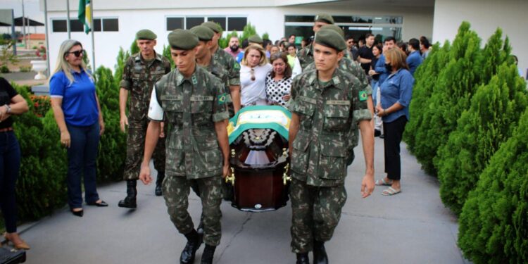 Corpo do ex-prefeito Jônatas Melo é velado na sede da Prefeitura de Piripiri