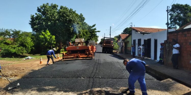 Prefeitura de Piripiri conclui asfalto da rua José de Ribamar Rodrigues