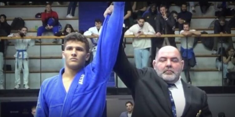 Em Paris, piripiriense é campeão Europeu de Jiu-Jitsu