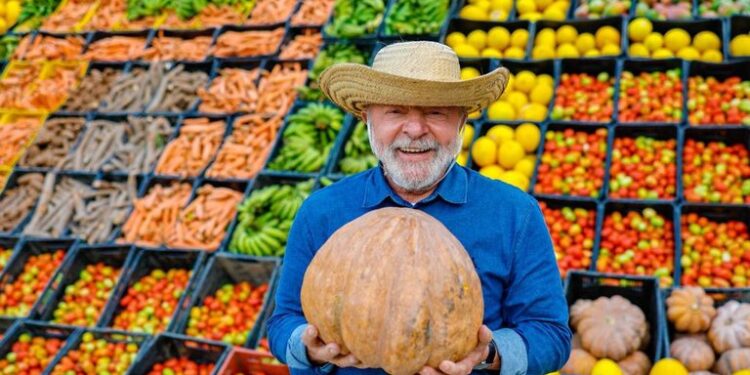 Lula: “Quem nunca passou fome não sabe quanta falta faz comer”