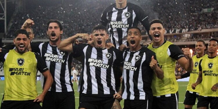 Corinthians é massacrado pelo líder soberano Botafogo e segue sem vencer com Luxemburgo