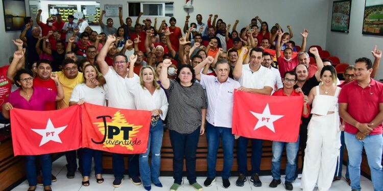 Diretório do PT de Piripiri realiza evento de filiação na Câmara Municipal