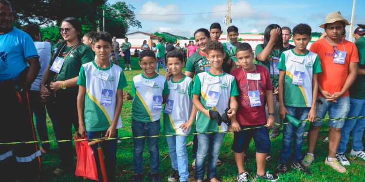 Alunos dão show de técnica e competitividade na 2ª Olimpíada de Foguetes realizada em Piripiri