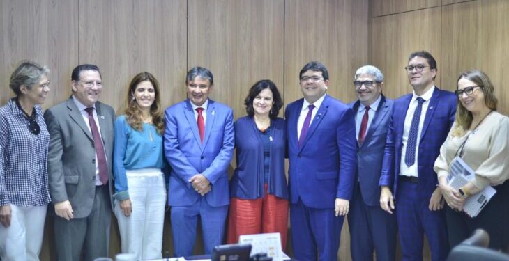 Governador apresenta programa de Telessaúde à ministra e anuncia novos investimentos em alta e média complexidade