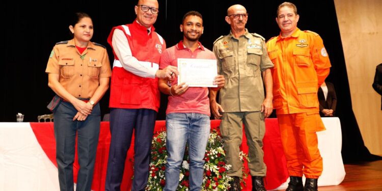 Franzé anuncia atendimento à saúde para terceirizados da Alepi