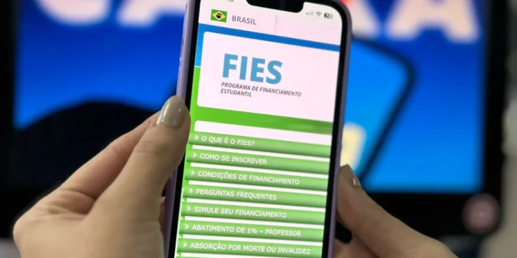 Dívida com Fies: quase 12 mil piauienses estão com contratos inadimplentes; veja como negociar