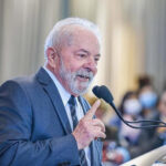 Lula anuncia nova modalidade do Pé-de-Meia para estudantes universitários