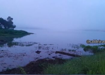 ESPETÁCULO ! Caldeirão ‘sangra’ ao atingir sua capacidade máxima