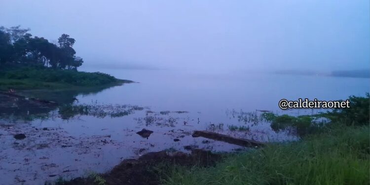 ESPETÁCULO ! Caldeirão ‘sangra’ ao atingir sua capacidade máxima