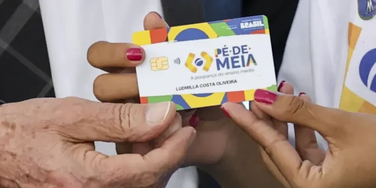 Programa Pé-de-Meia: 69 mil alunos do Piauí irão receber o benefício