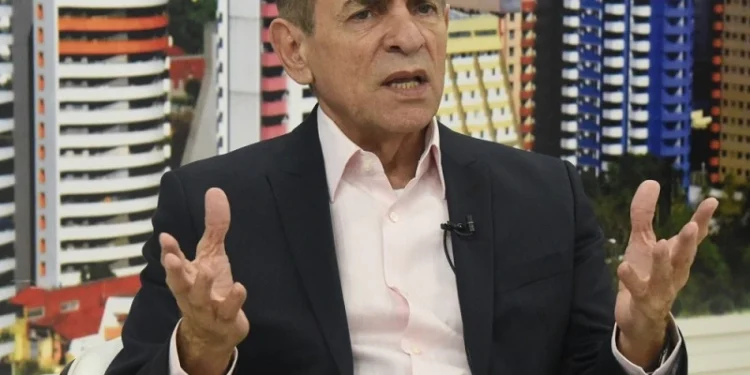 Fim da reeleição só aconteceria em 2028, explica Marcelo Castro sobre reforma eleitoral