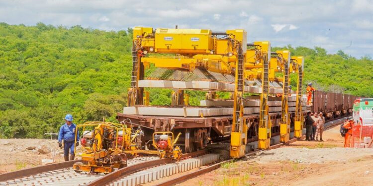 Em visita à Transnordestina com Lula, Wellington Dias destaca importância da obra para o Piauí