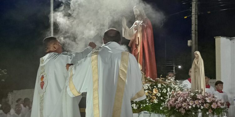 Padre Osmar celebra nesta segunda(03/06), no Festejo do Sagrado Coração de Jesus