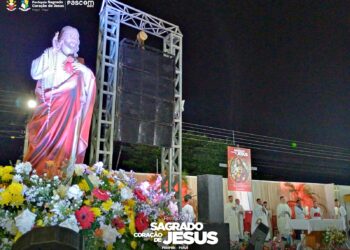 Procissão marca o encerramento da festejo da Paróquia Sagrado Coração de Jesus, no Prado
