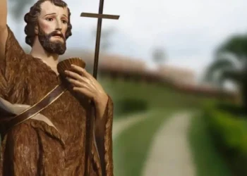 São João Batista: com fogueira e fé, devotos celebram o dia do santo festeiro